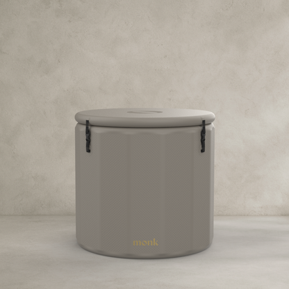 Monk Nomad with lid on a beige background