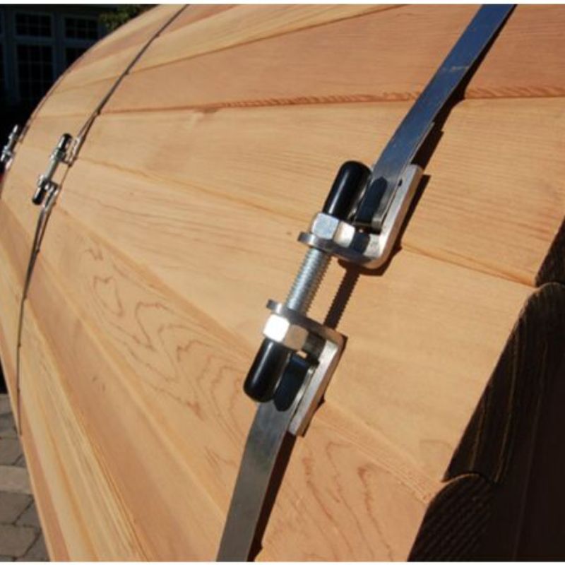 barrel sauna with changing room