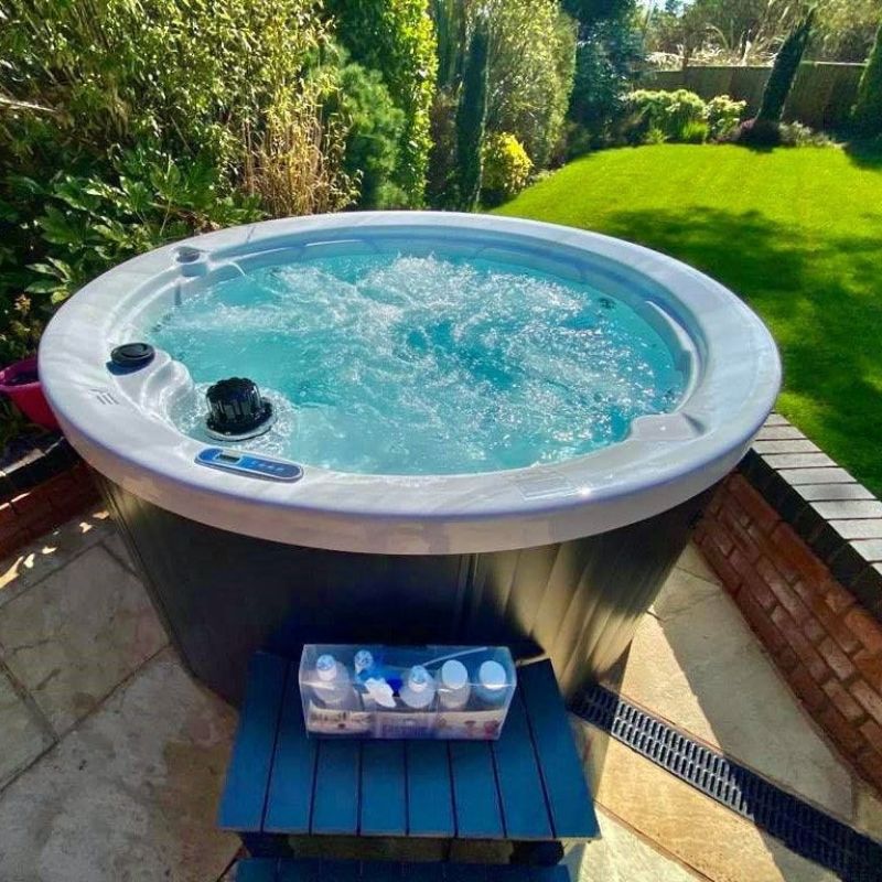 H2O 1000 Series Plug & Play Round Hot Tub – 6 Seater - Peak Health and Fitness