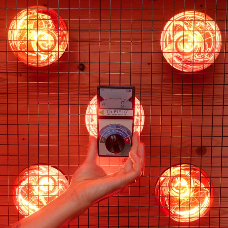 Prasanna sauna pod RubyLux infrared bulbs