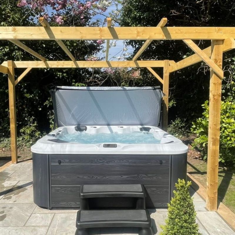 H20 6000 Series 6 Seater 32A Twin Pump Hot Tub - Peak Health and Fitness