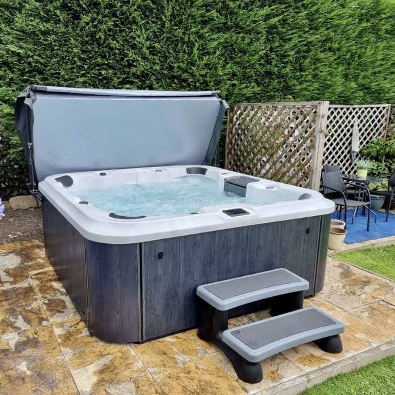 H20 7000 Series 7 Seater Flagship Model Twin Pump Hot Tub - Peak Health and Fitness